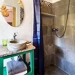 - La Di Cesar Bed & Breakfast