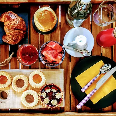 فندق مبيت وإفطار - La Di Cesar