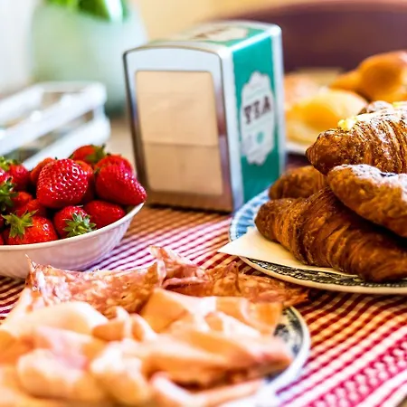 Frühstückspension - La Di Cesar 3*